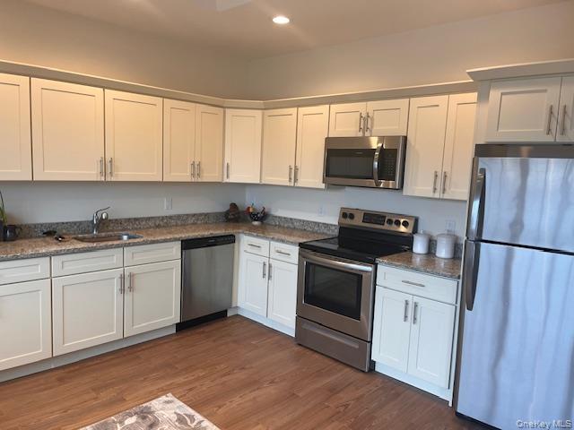 Photo - 333 W Montauk Hwy