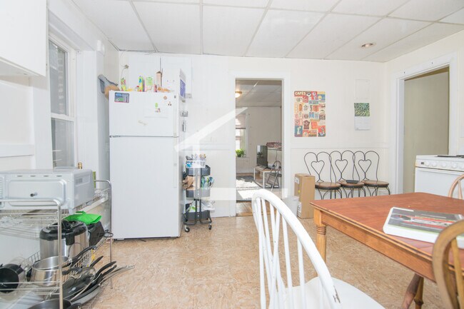 Photo - 212 Hemenway St