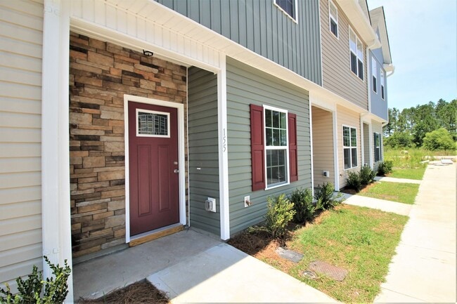 Photo - 2 BR/ 2.5 Bath Townhome located in The Tow...