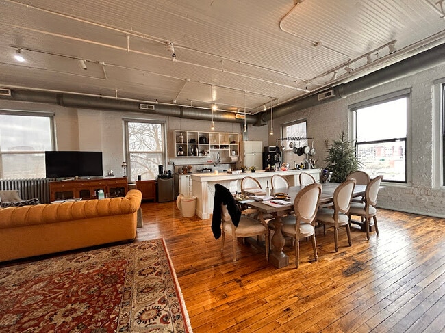 Photo - 1800 Central St Unit 302