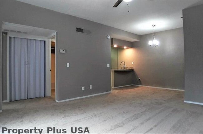 Photo - "Chic Scottsdale Retreat: Cozy 1-Bedroom Gem with Modern Comforts!" Unit 219