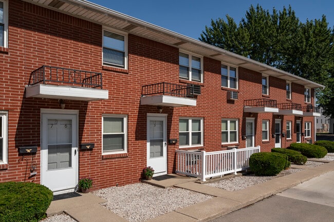 Photo - Rossford Hills Apartments