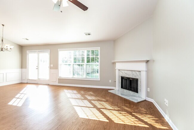 Photo - 172 Lantana Dr