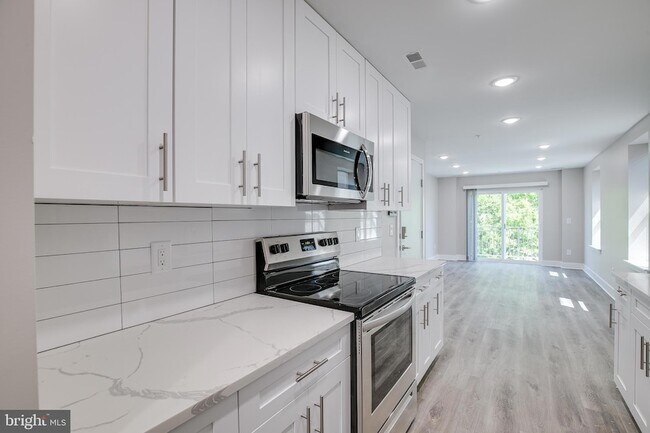 Photo - 2015 N College Ave Unit 3