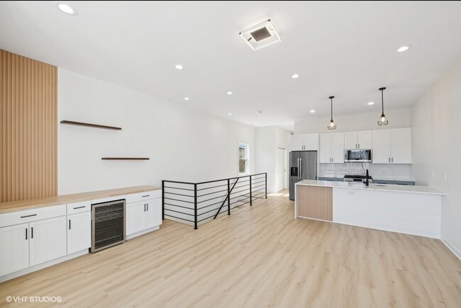 1058 N Central Park Ave Unit 2