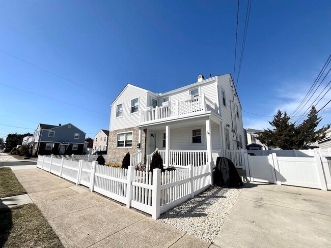 Building Photo - 301 N Harding Ave Rental