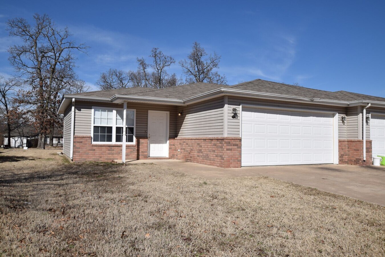 Photo - 1717 Redbud Dr