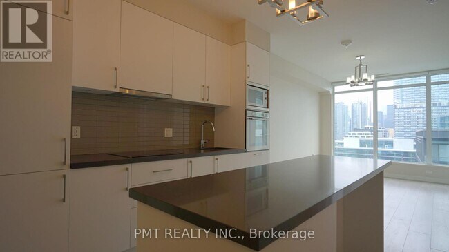 Photo - 27 Bathurst St Unité 1712