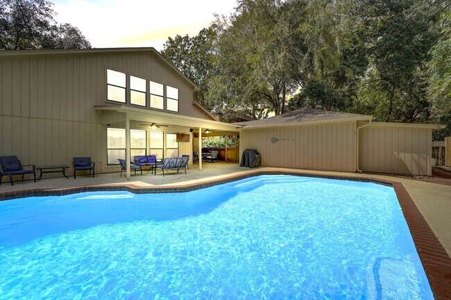 Photo - 8111 Pine Green Ln
