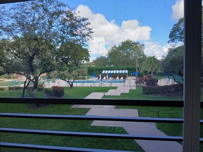 Building Photo - 1300 St Charles Pl Unit 222