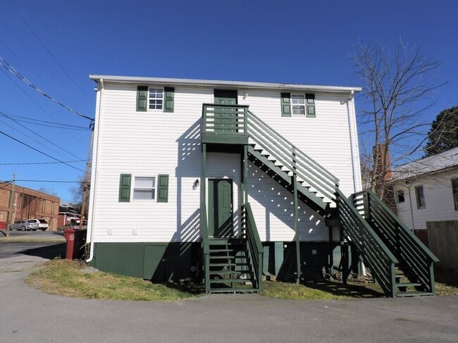 Photo - 305 Montgomery St Unidad #1