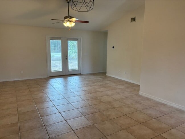 Photo - 1833 Sundown Dr