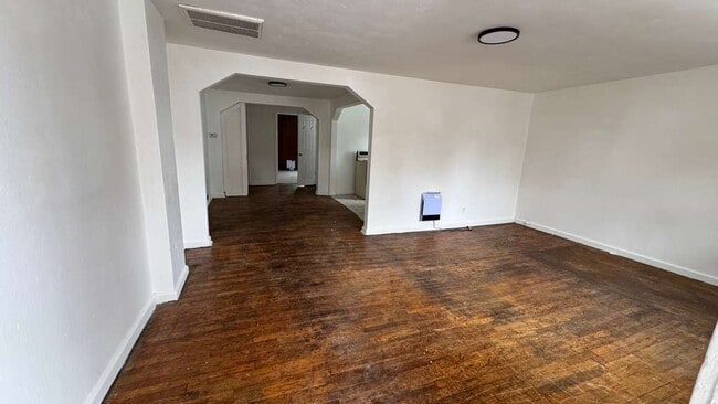 Photo - 519 W 2nd St