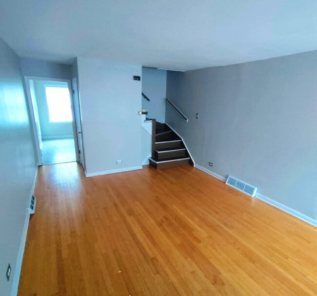 Photo - 2430 E 73rd St