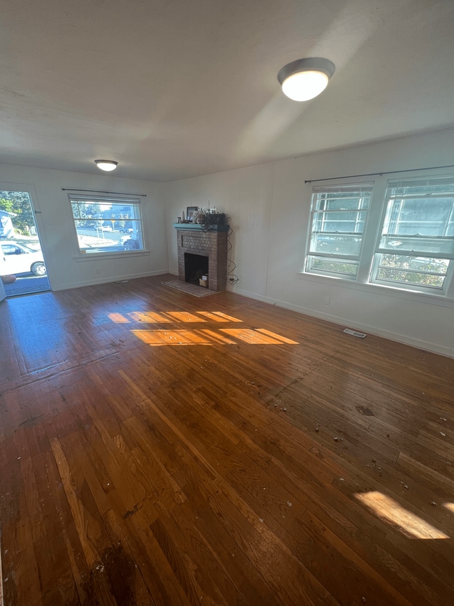Photo - 102 S 46th St