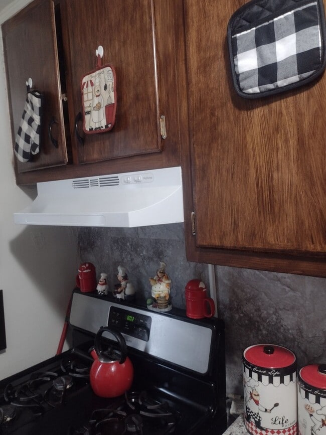 Photo - Spacious 2 bedroom -don't wait this will not last Unit 22-1