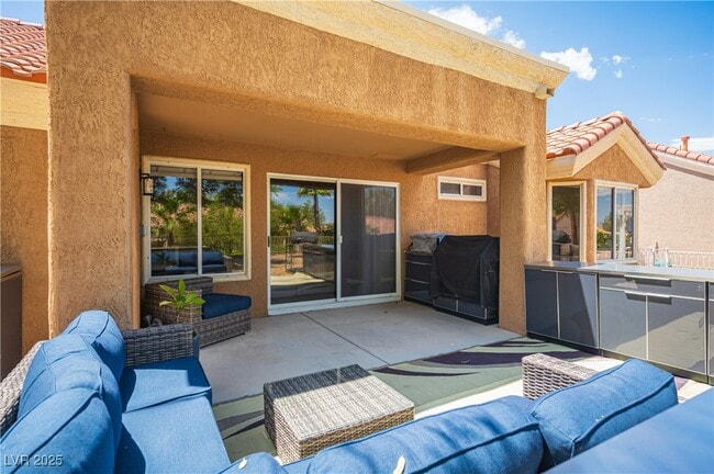 Building Photo - 2548 Tumble Brook Dr