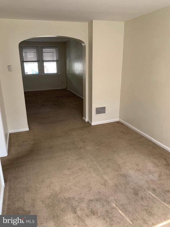 Photo - 4234 Passmore St