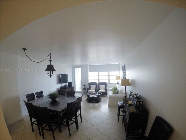 Photo - 100 Lincoln Rd Unidad 602