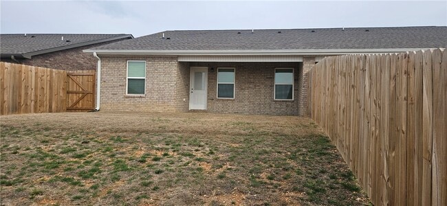 Photo - 523 NW 68th Ave