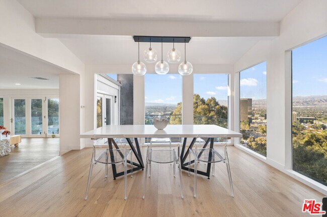 Photo - 3541 Multiview Dr