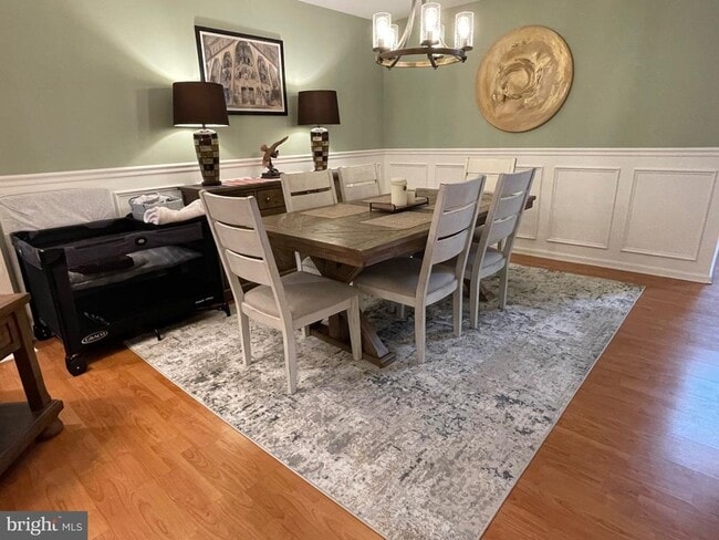 Photo - 404 Summerhill Ct