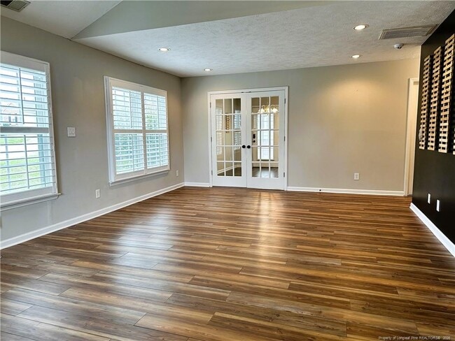 Photo - 2940 Amelia Dr