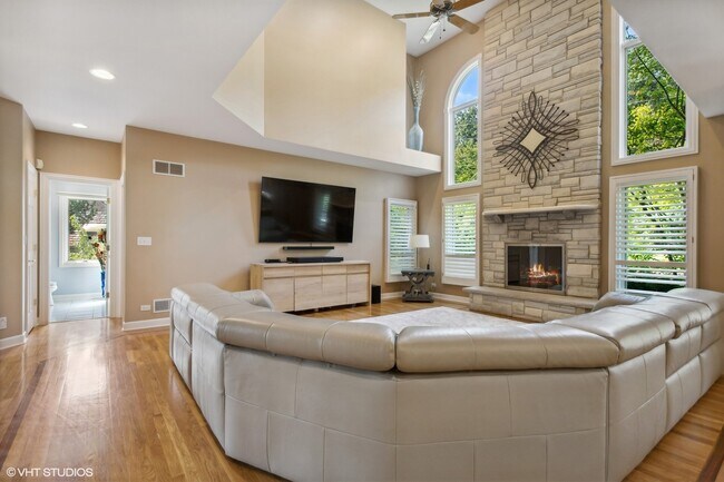 Photo - 8840 Royal Dr