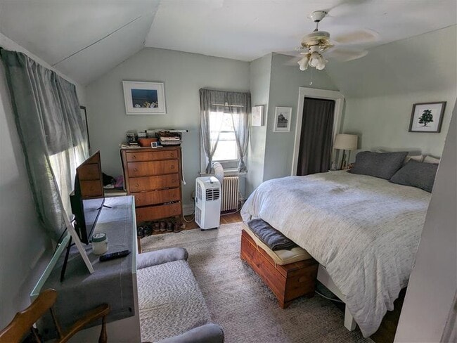 Photo - 140 Grove St