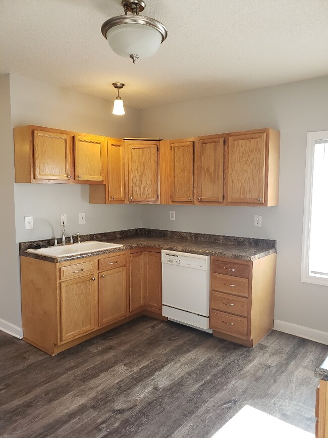 Photo - 326 W 11th St