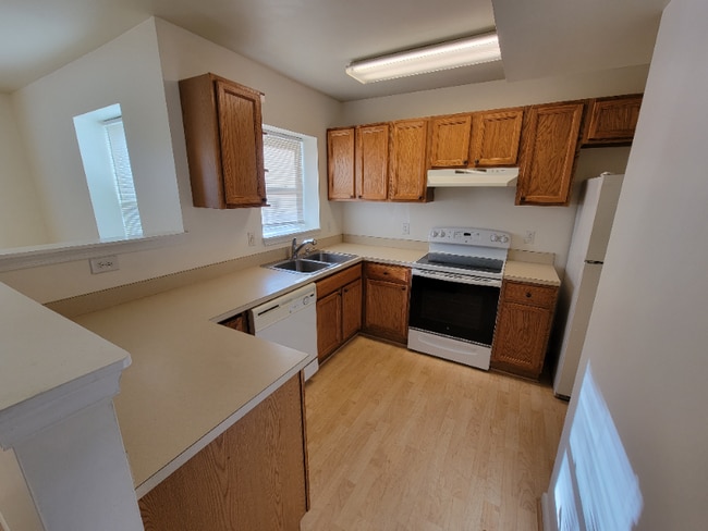 Photo - 815 Stoll St