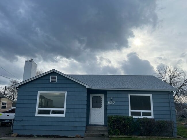 Photo - Charming three bedroom/one bath Medford Home | Available Now!