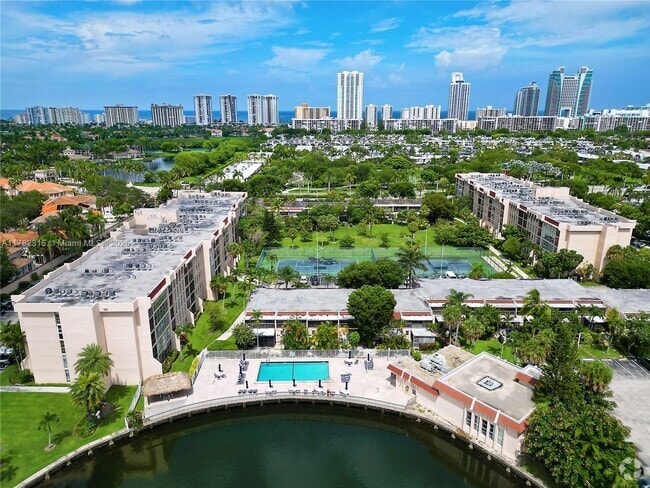 Building Photo - 2101 Atlantic Shores Blvd Unit 501 Rental