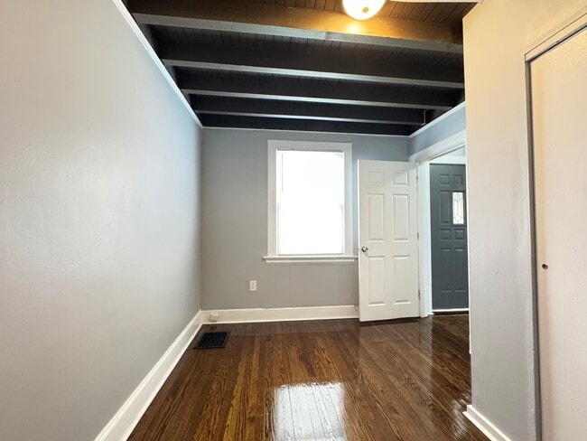 Photo - 959 Winchester Ave