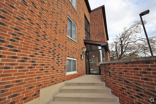 Building Photo - 900 Perrie Dr Unit 104 Rental