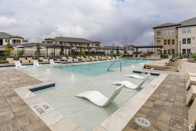 Building Photo - Alexan Lake Olympia