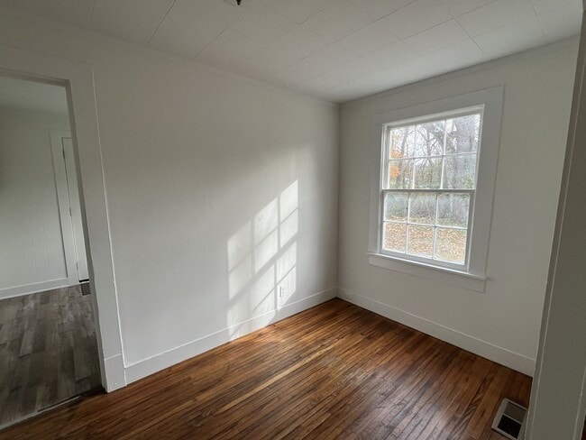 Photo - Great 2 Bed 1 Bath Home near MTSU!