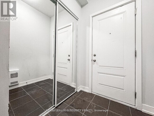 Photo - 994 Chapman Mills Dr