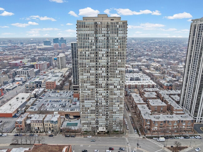 Building Photo - 1660 N La Salle Dr Unit 3811