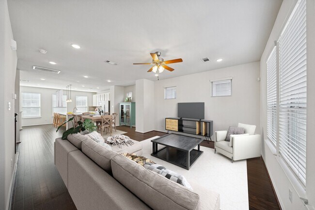 Photo - 8604 Hollyoaks Creek Ln