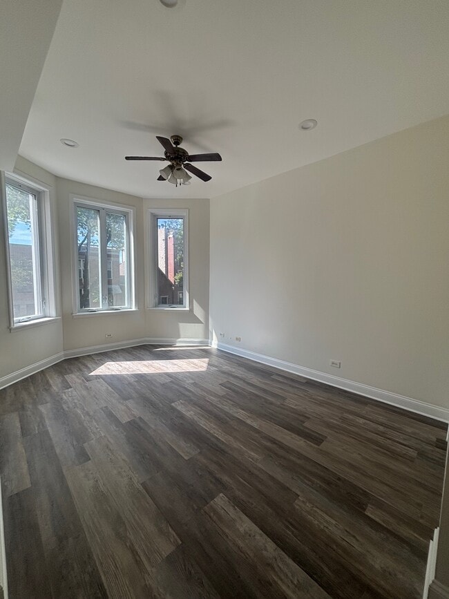 Building Photo - 2608 W Cortez St Unit 2nd floor Rental