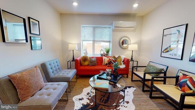 Building Photo - 3400 Belgrade St Unit 304