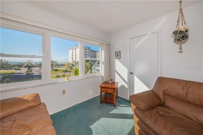 Photo - 8 Glencoe Pl Unidad 305