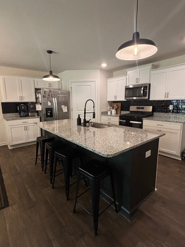 50 Horatio Ln