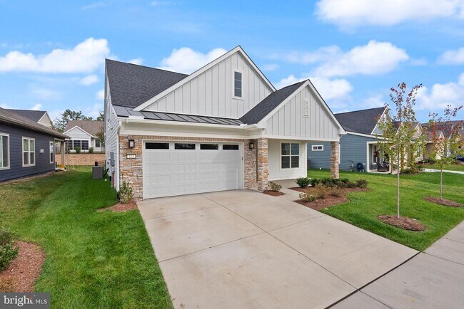 Photo - 121 Cowbird St