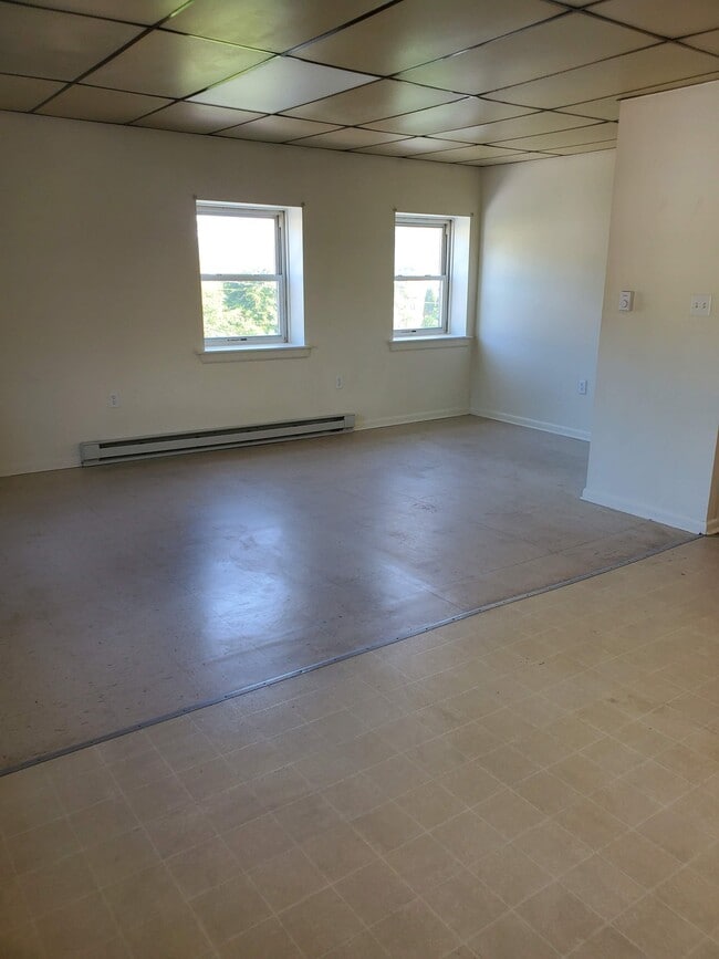 Photo - 201 Maple Ave Unit 2D