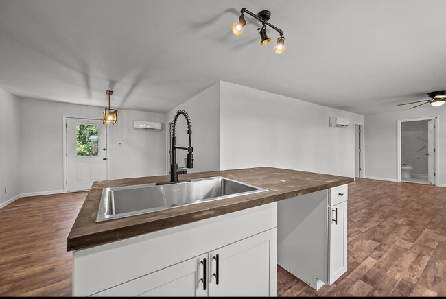 Photo - 1496 Kellum Loop Rd