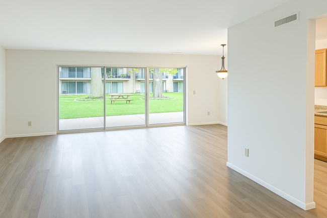 Photo - Homewood Manor