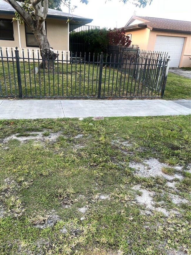 Photo - 9945 SW 164th Terrace Unit 1