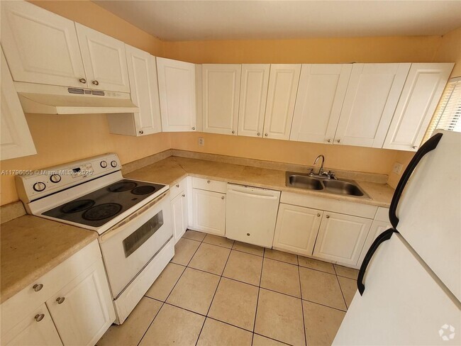 Building Photo - 5316 NW 18th Ct Rental